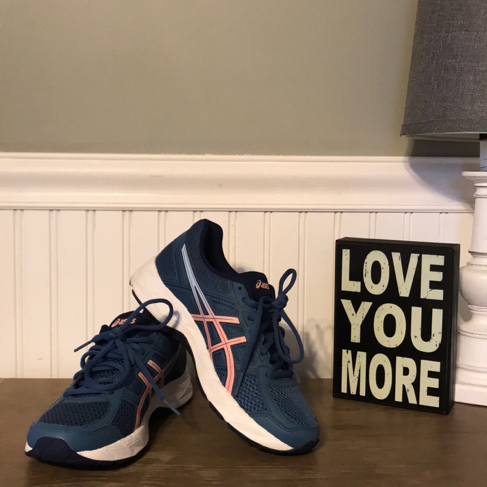 Never worn ASICS